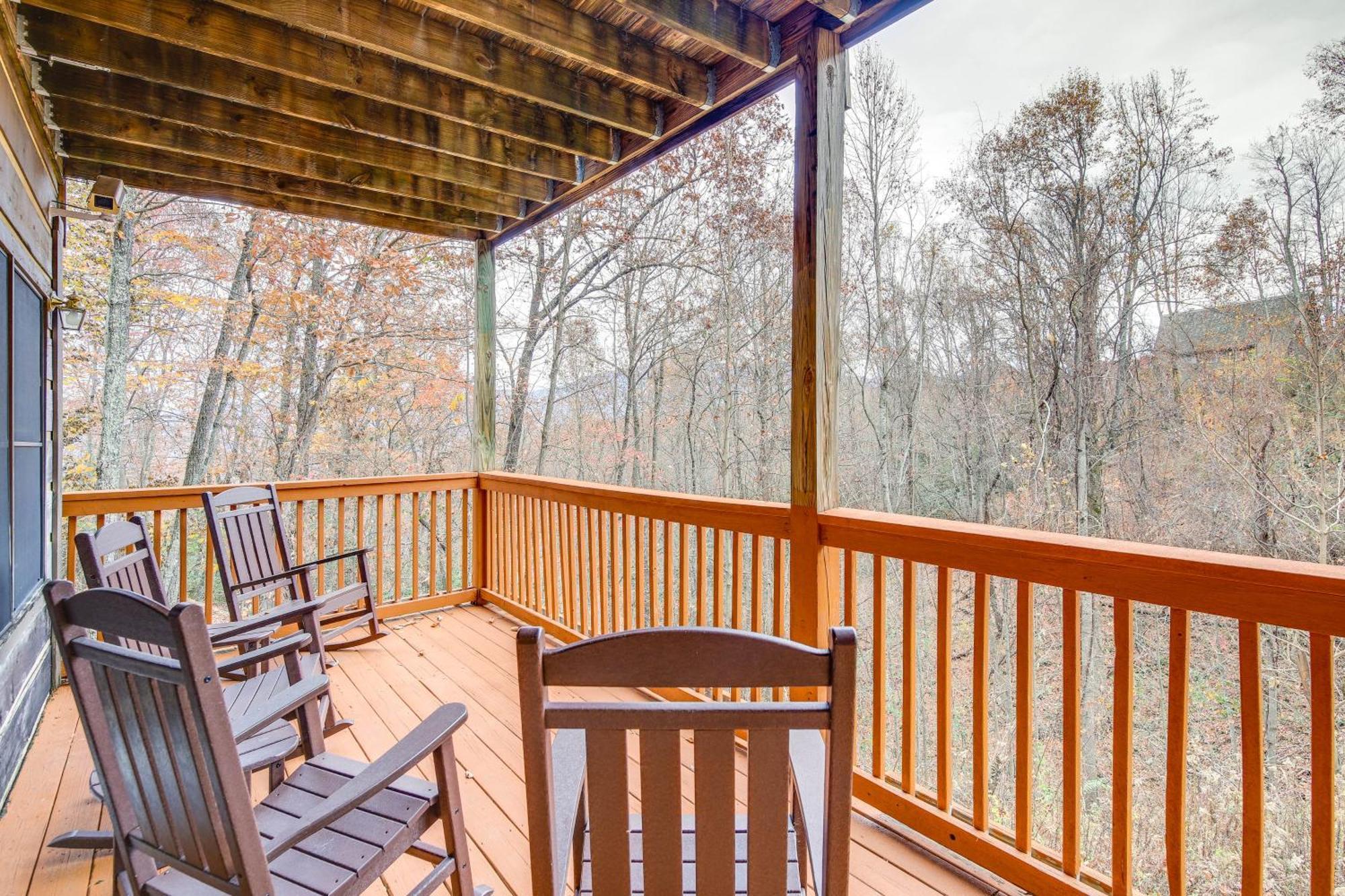 Pet-Friendly Gatlinburg Retreat With Hot Tub! Villa Exterior foto
