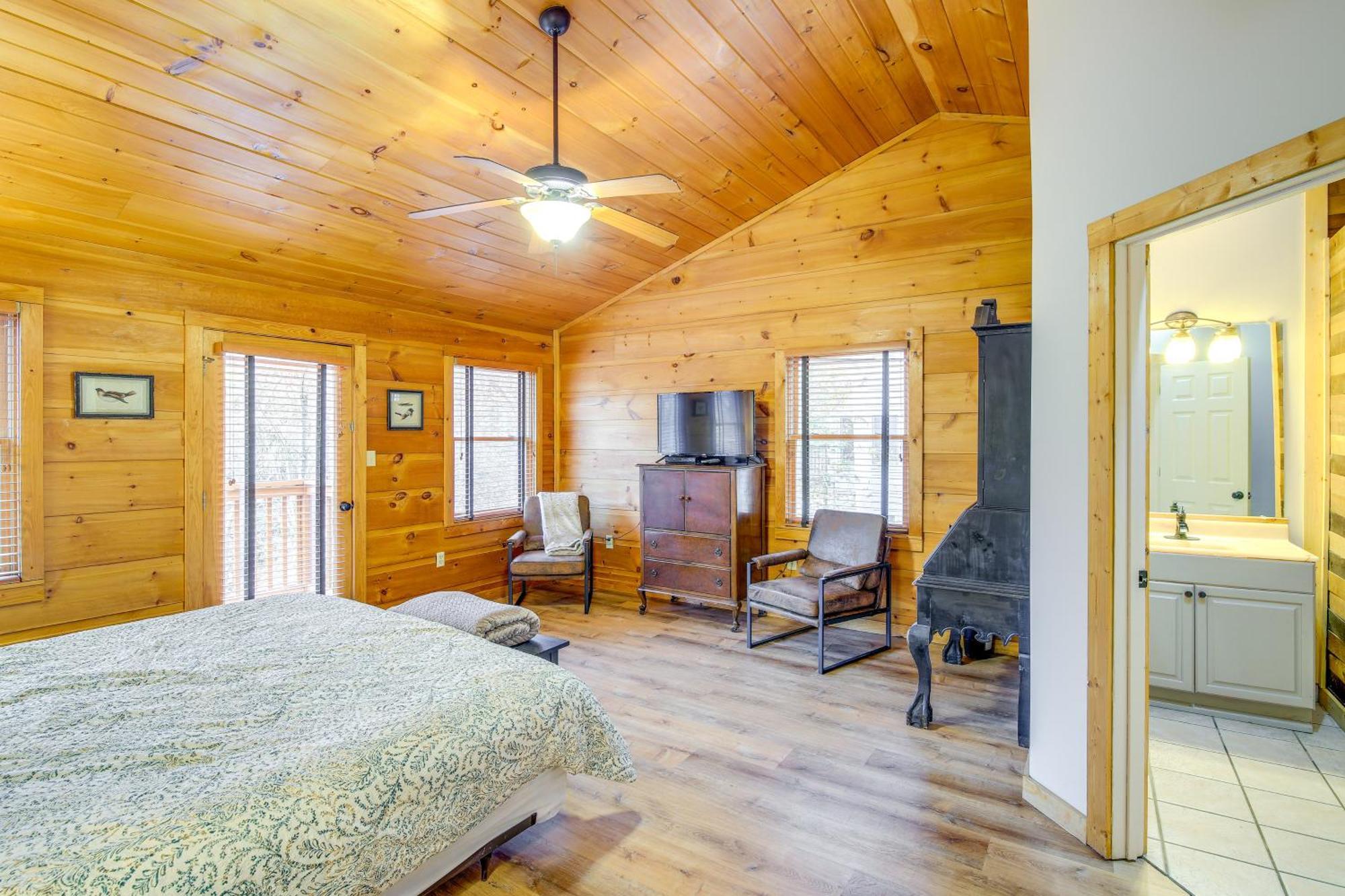 Pet-Friendly Gatlinburg Retreat With Hot Tub! Villa Exterior foto