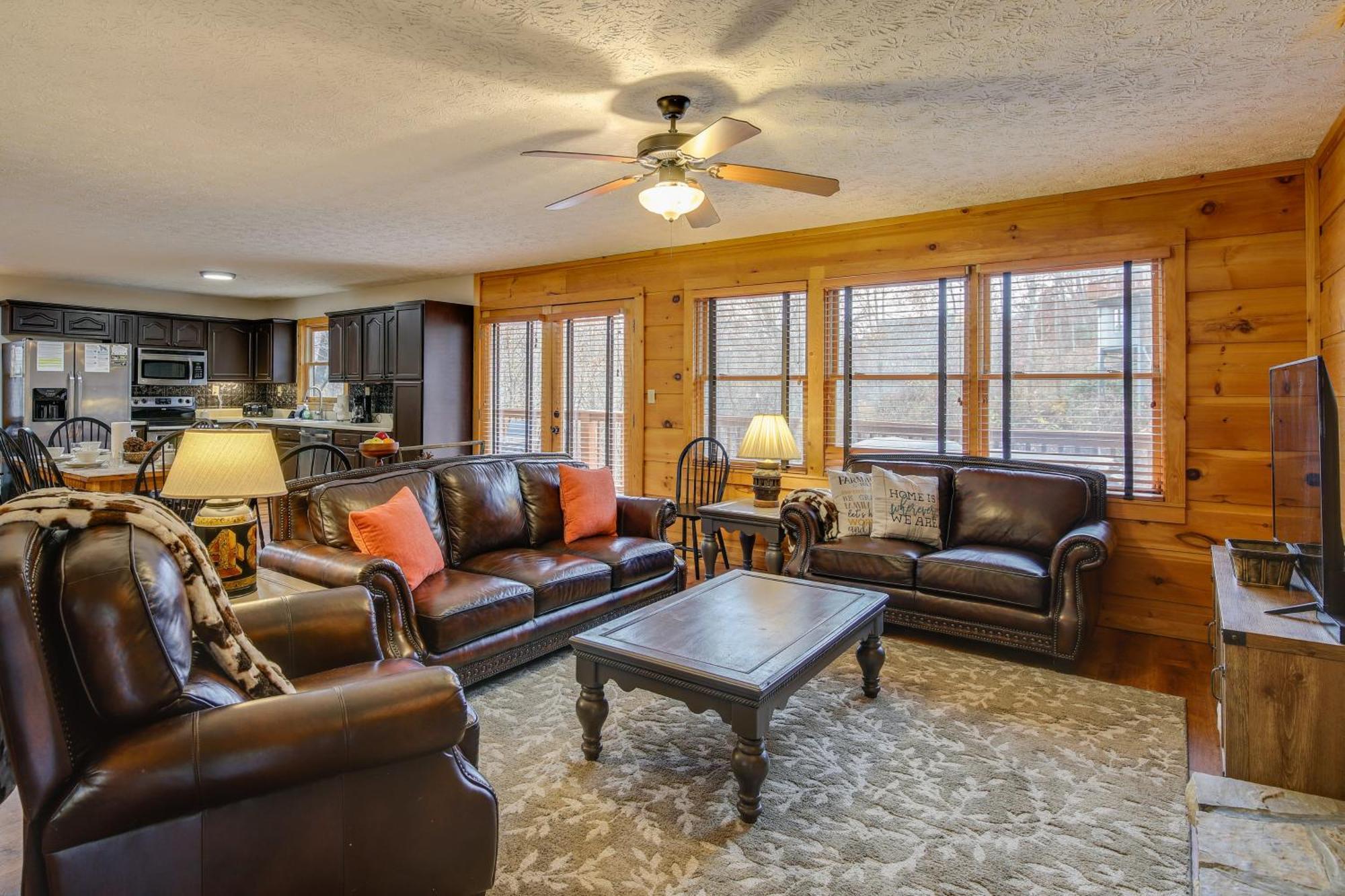 Pet-Friendly Gatlinburg Retreat With Hot Tub! Villa Exterior foto