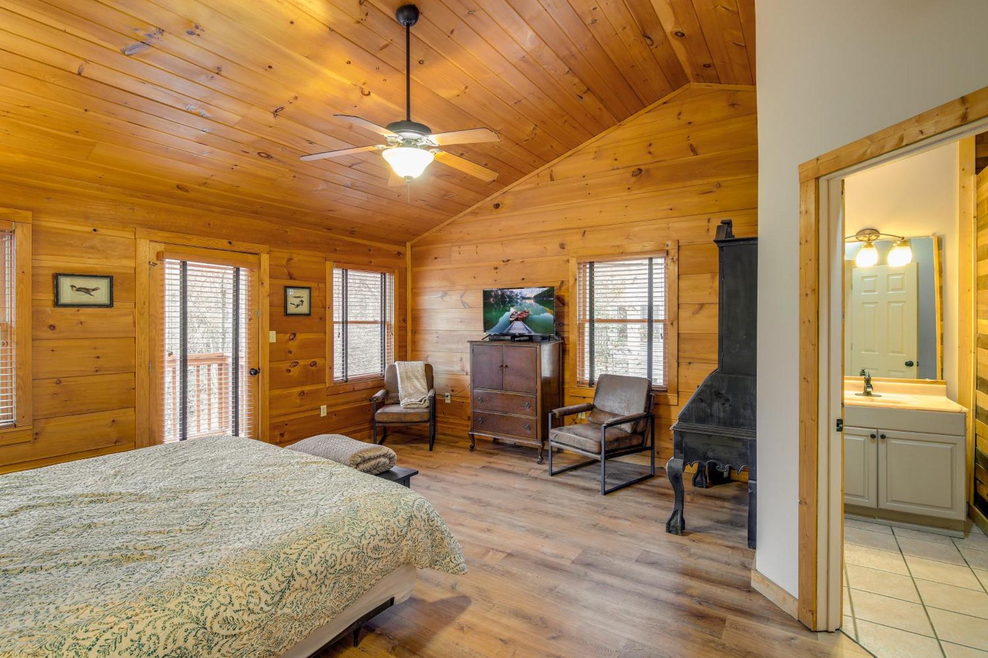 Pet-Friendly Gatlinburg Retreat With Hot Tub! Villa Exterior foto