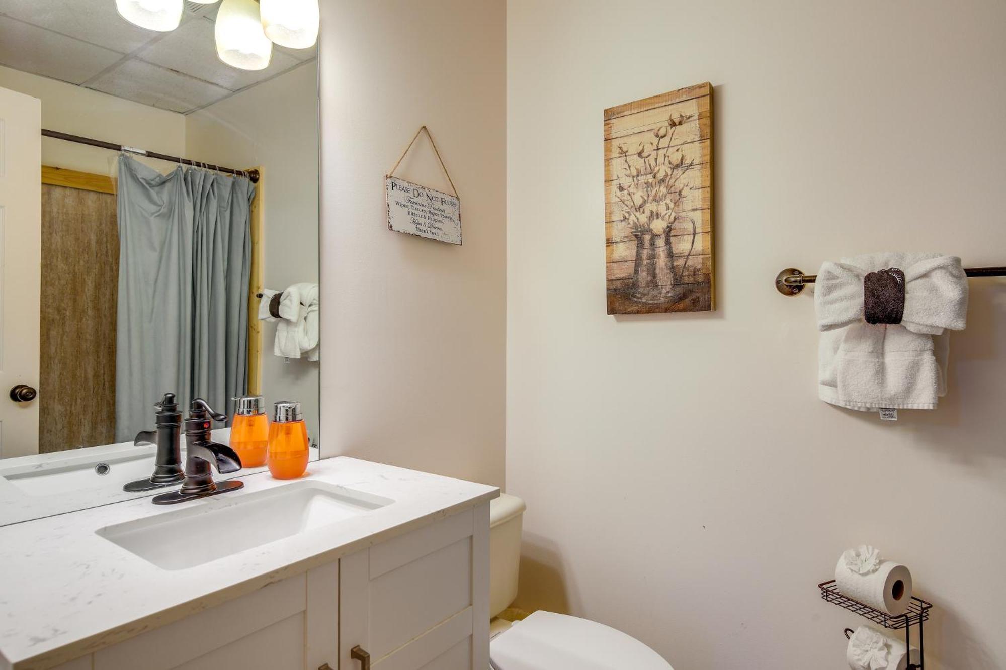 Pet-Friendly Gatlinburg Retreat With Hot Tub! Villa Exterior foto
