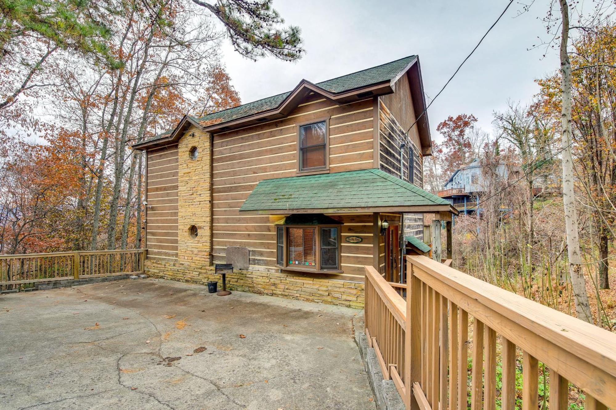 Pet-Friendly Gatlinburg Retreat With Hot Tub! Villa Exterior foto