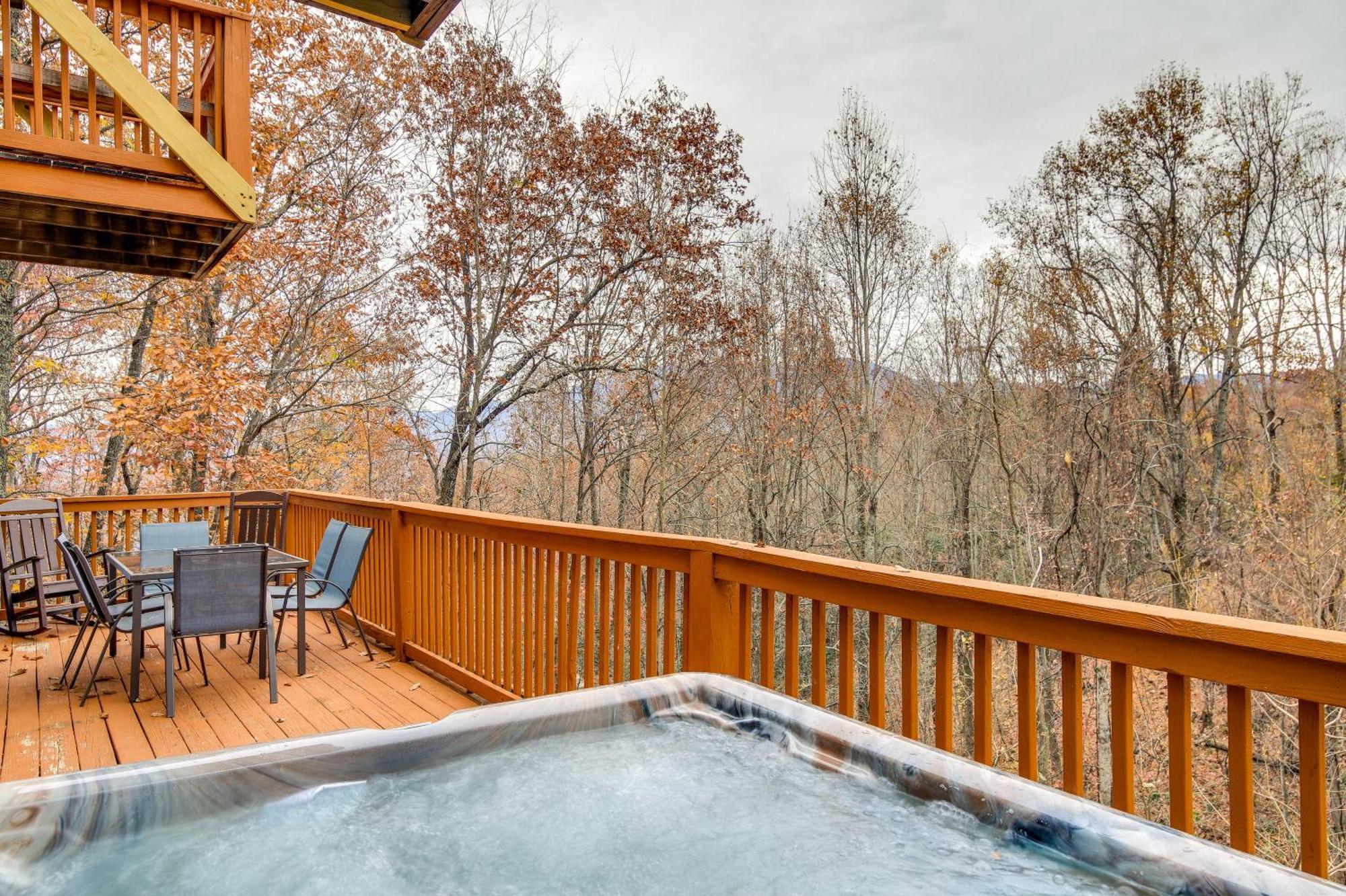 Pet-Friendly Gatlinburg Retreat With Hot Tub! Villa Exterior foto