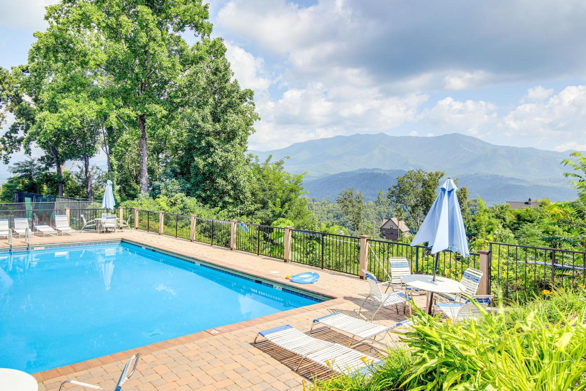 Pet-Friendly Gatlinburg Retreat With Hot Tub! Villa Exterior foto