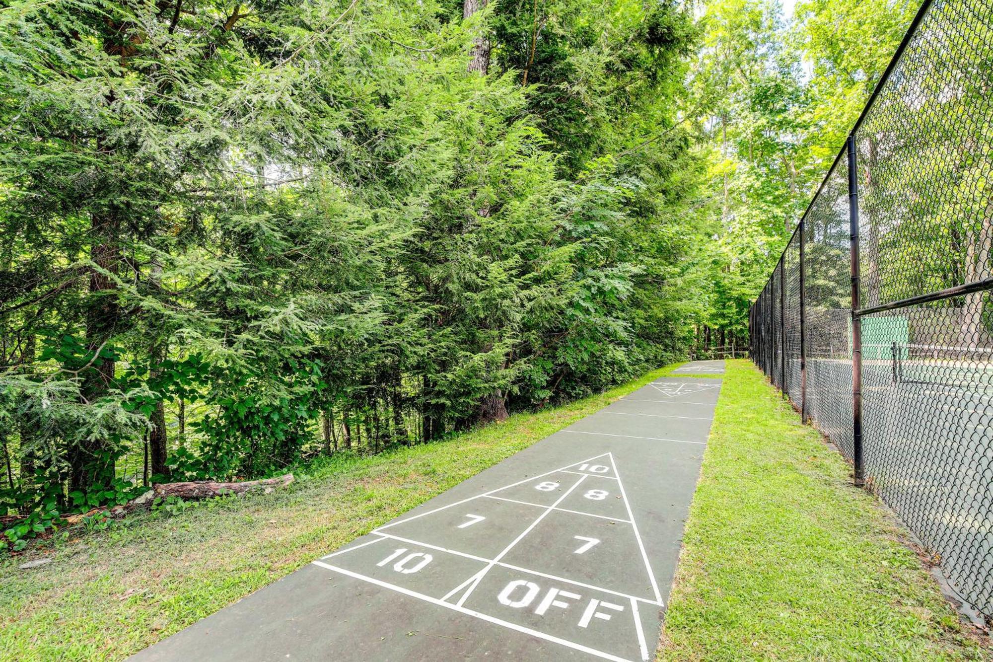 Pet-Friendly Gatlinburg Retreat With Hot Tub! Villa Exterior foto